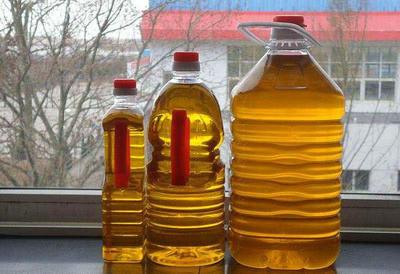 对比黄油、猪油和植物油这3种油,哪个热量最高?怎么吃最安全?